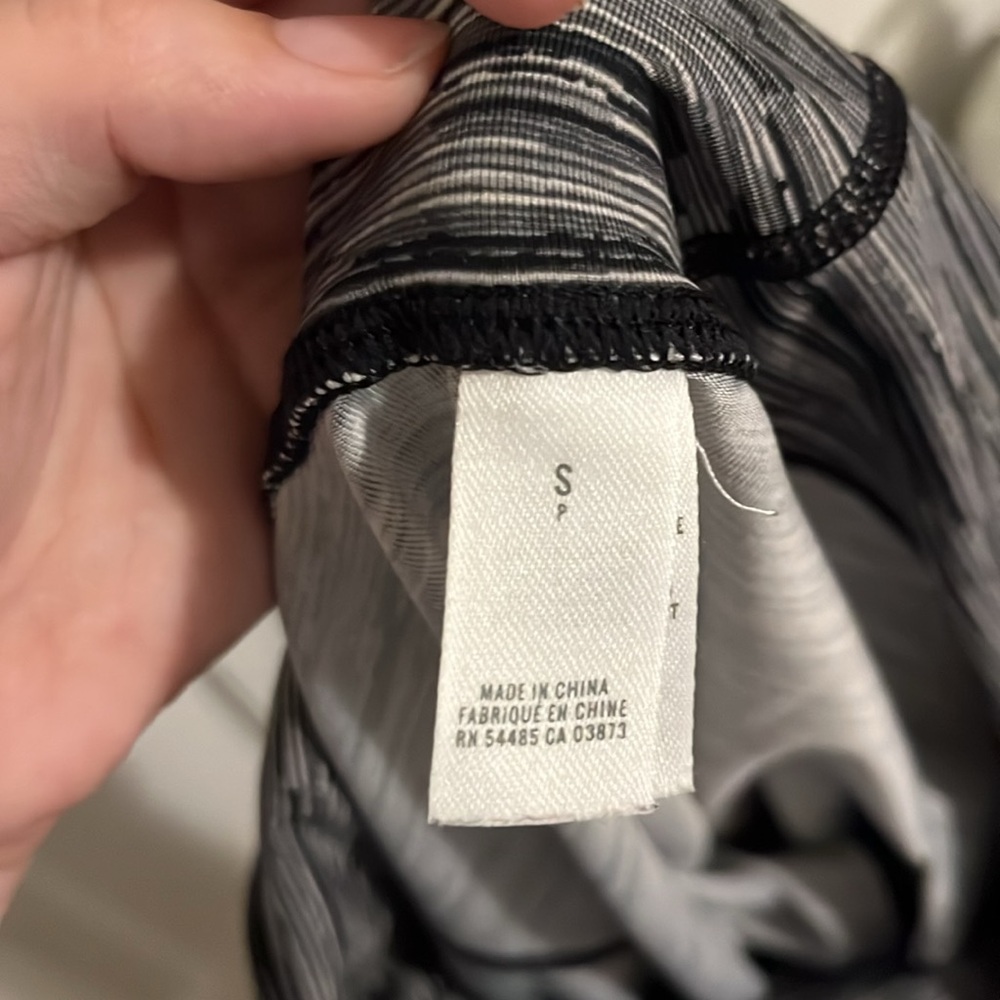 Aerie Gray Athletic Leggings - Picture 5 of 9